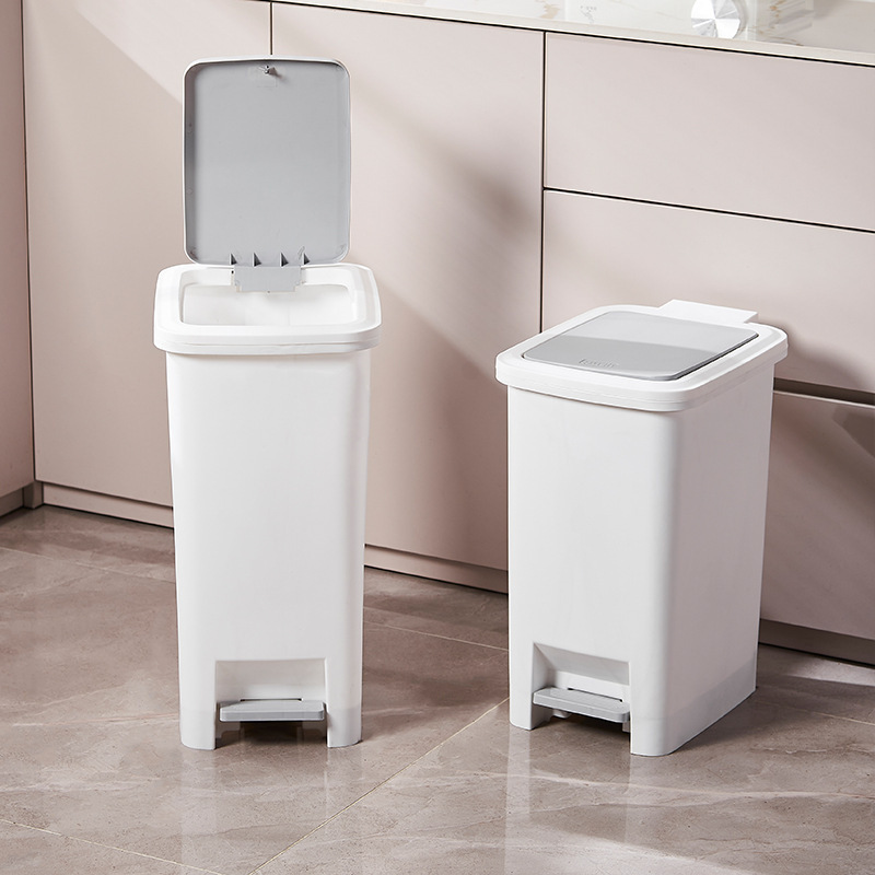 Pedalais valdomos šiukšlių dėžės